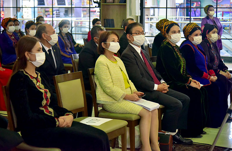 Diplomatik gatnaşyklaryň ýola goýulmagynyň 30 ýyllygyna